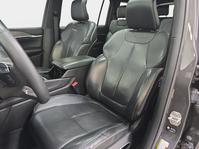 Used 2021 Jeep Grand Cherokee L Overland w/ Luxury Tech Group IV AWD/4WD image 14