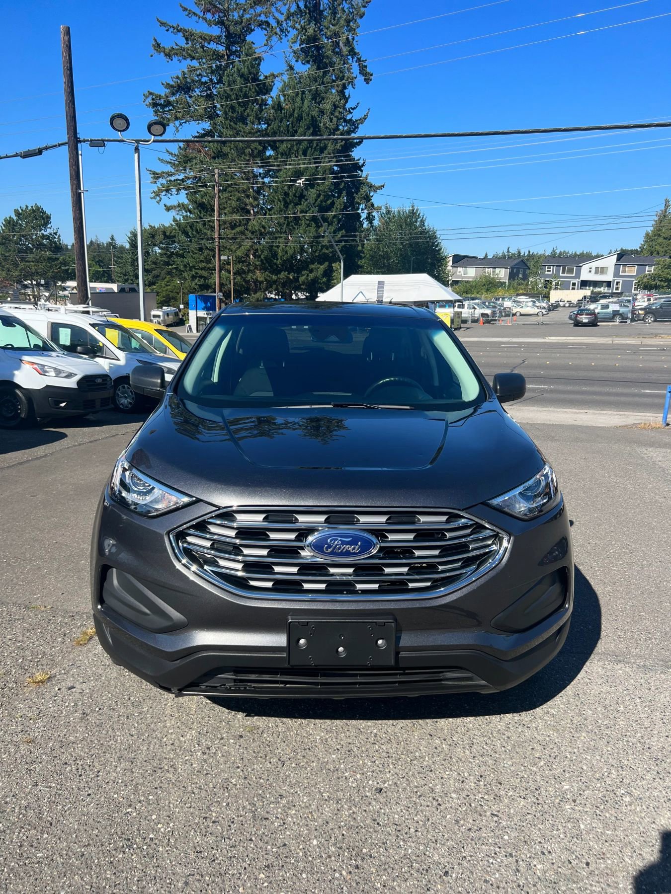 Used 2020 Ford Edge SE image 2