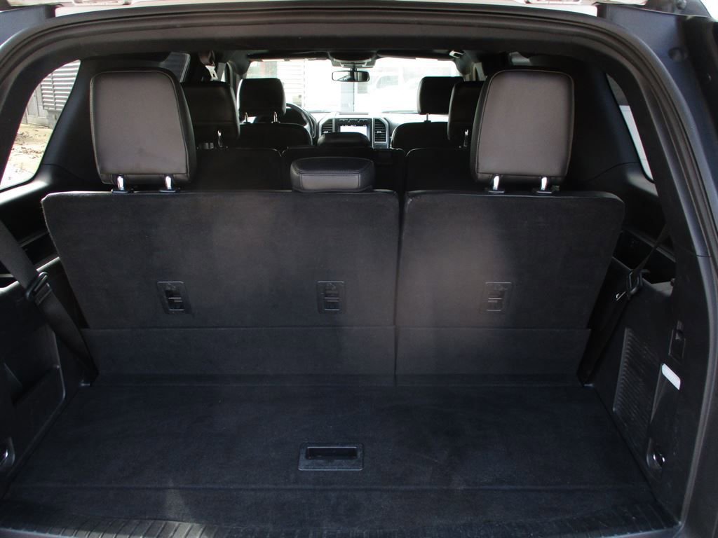 Used 2018 Ford Expedition XLT w/ Equipment Group 202A RWD image 4
