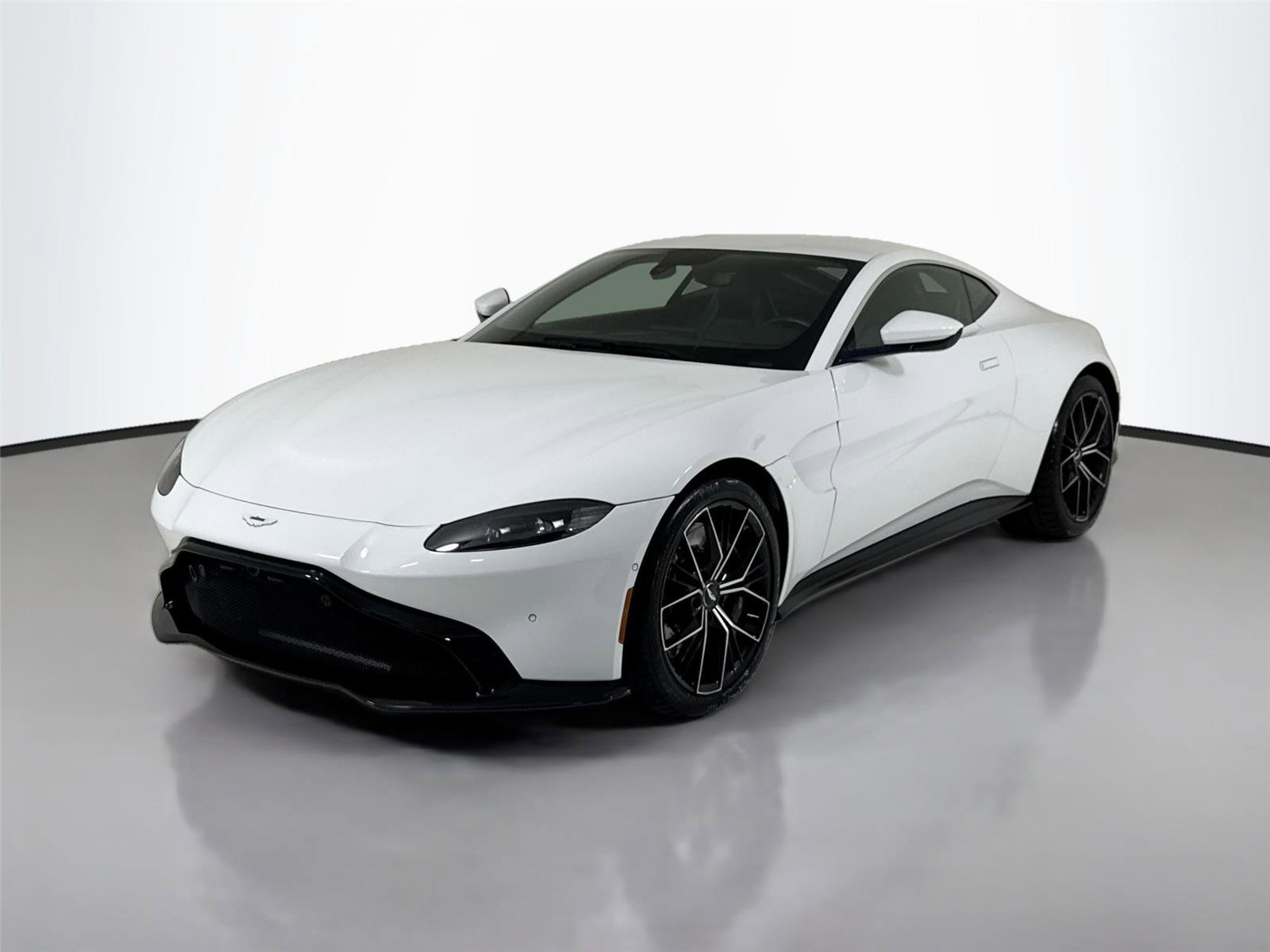 Used 2022 Aston Martin V8 Vantage Coupe RWD image 10