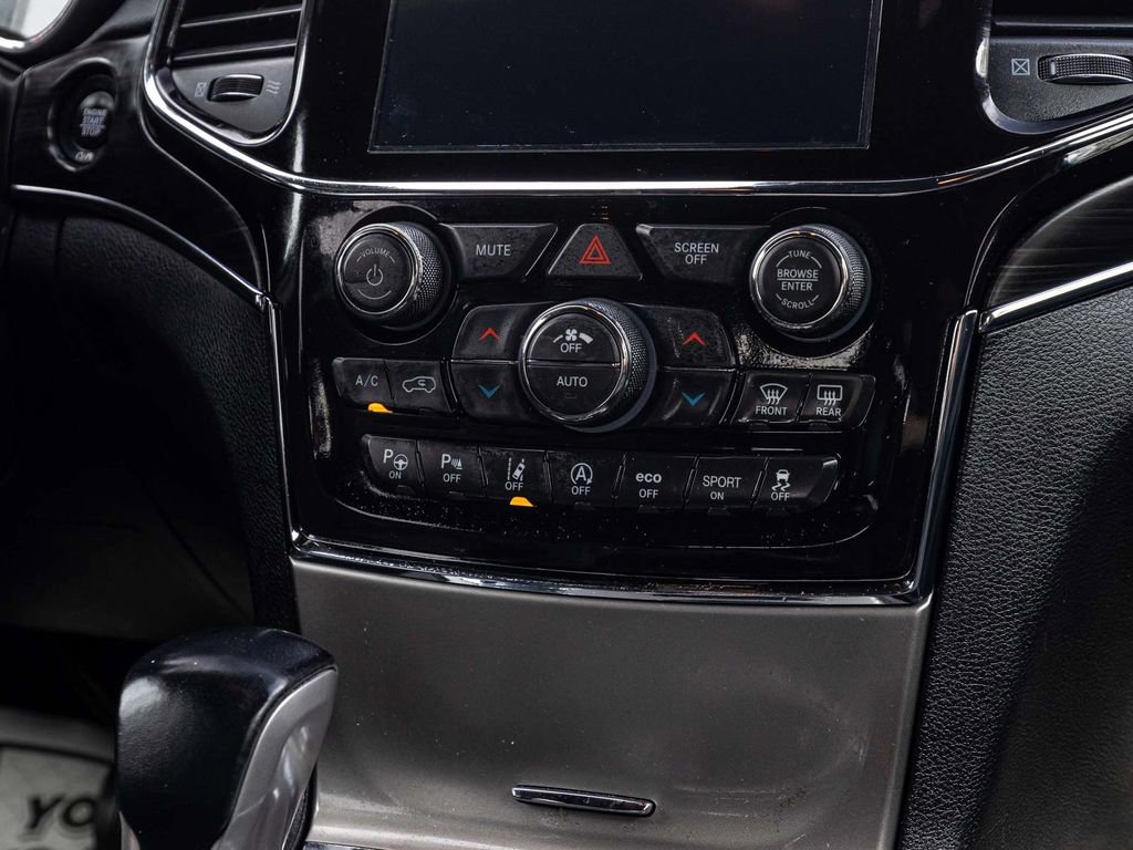 Used 2019 Jeep Grand Cherokee Limited AWD/4WD image 21