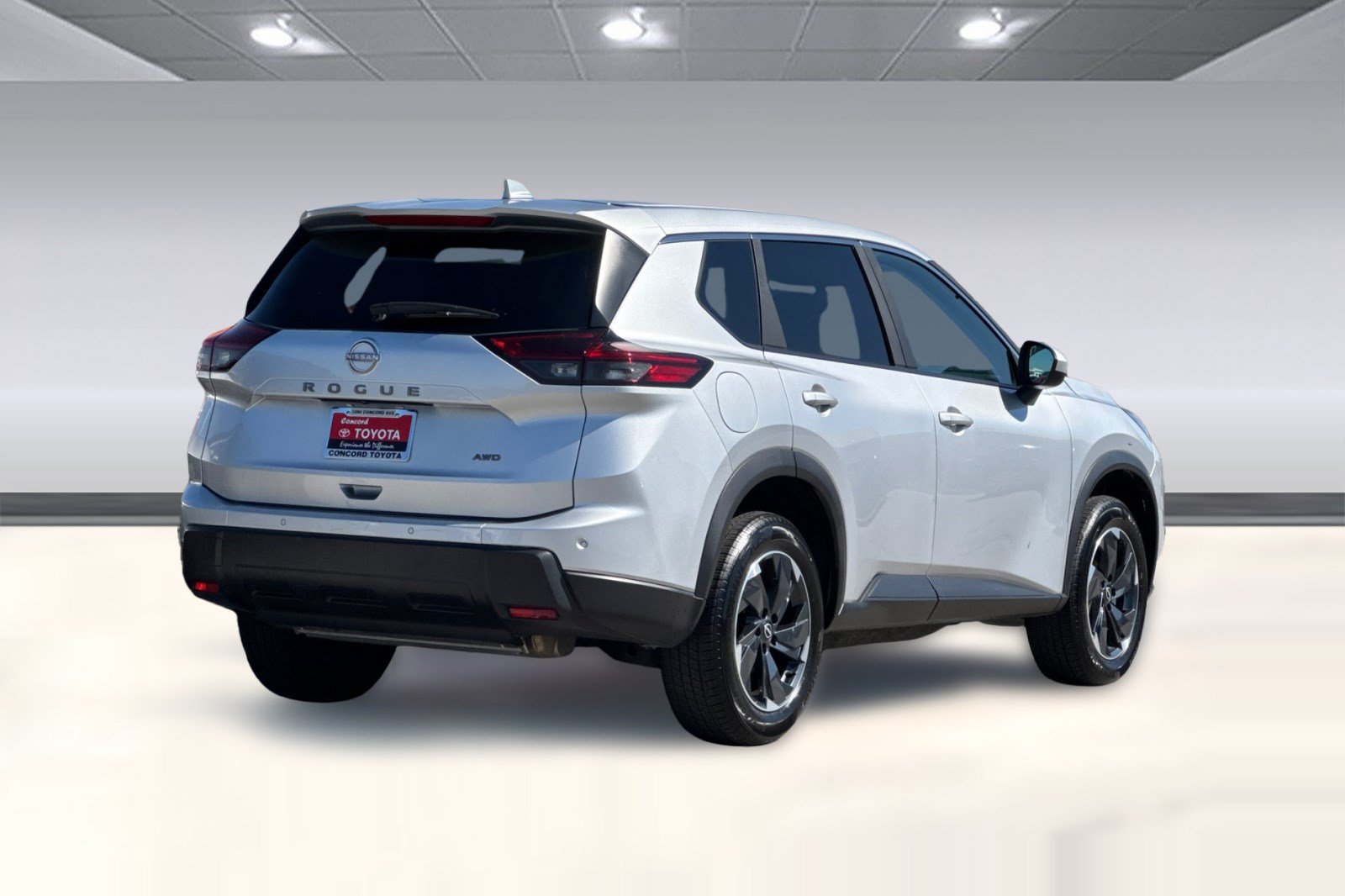 Used 2025 Nissan Rogue SV AWD/4WD image 9