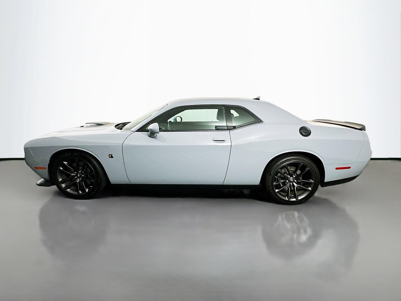Used 2021 Dodge Challenger R/T Scat Pack w/ Shaker Package RWD image 4