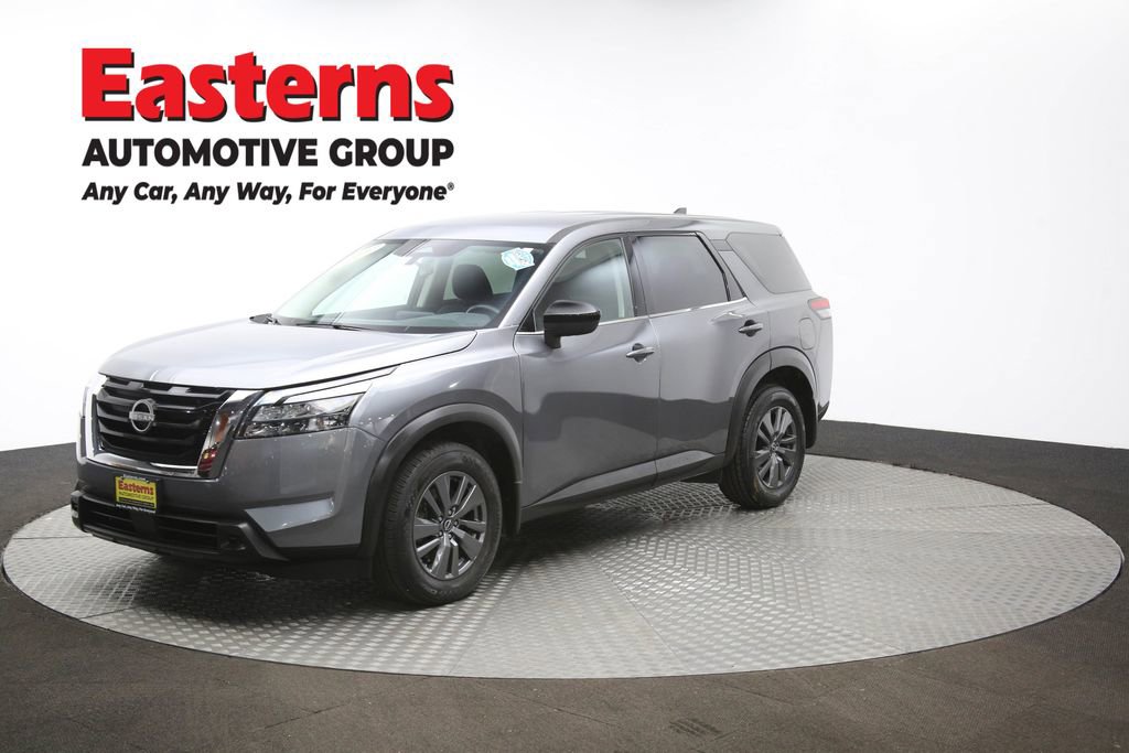 Used 2024 Nissan Pathfinder S image 55