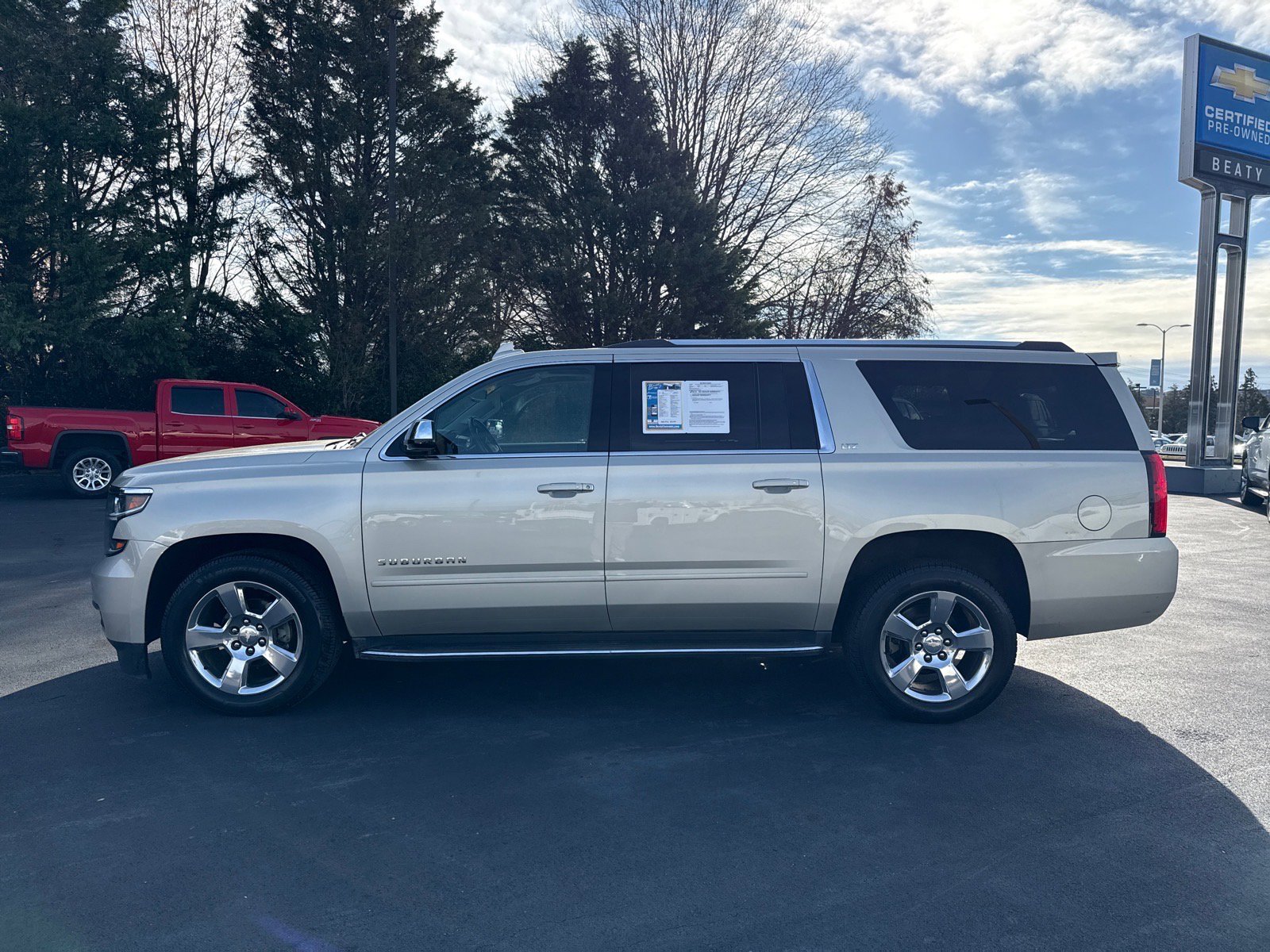 Used 2016 Chevrolet Suburban LTZ image 6