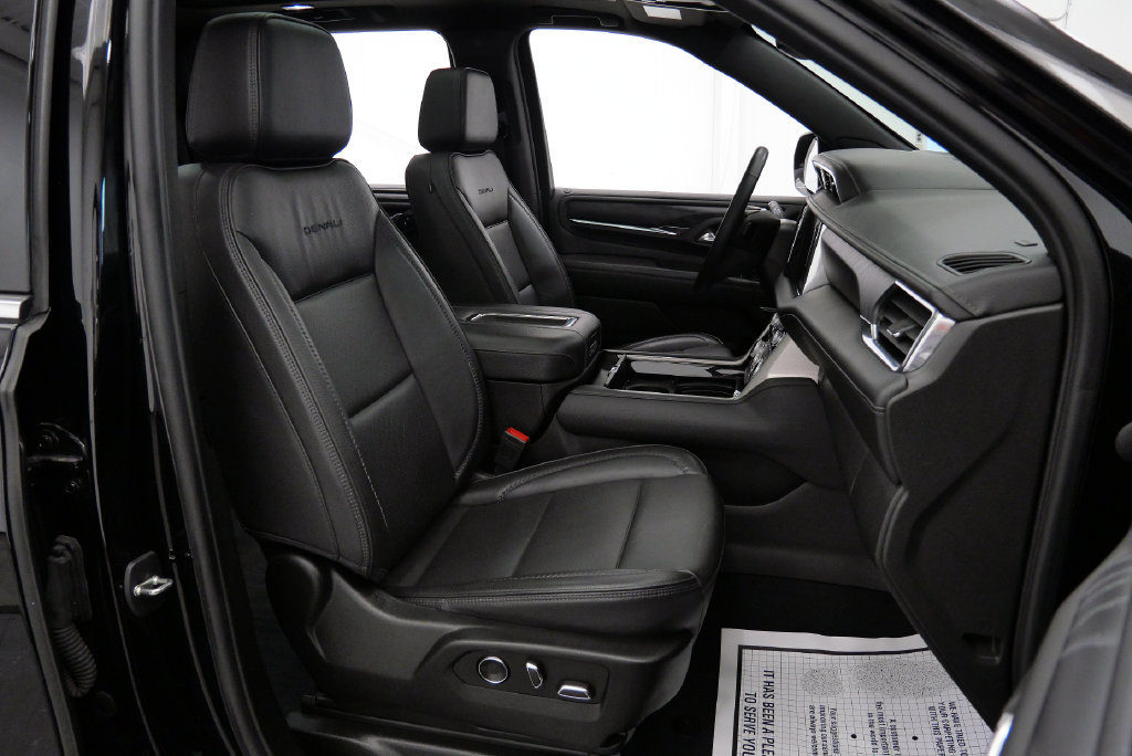 Used 2023 GMC Yukon XL Denali AWD/4WD image 15