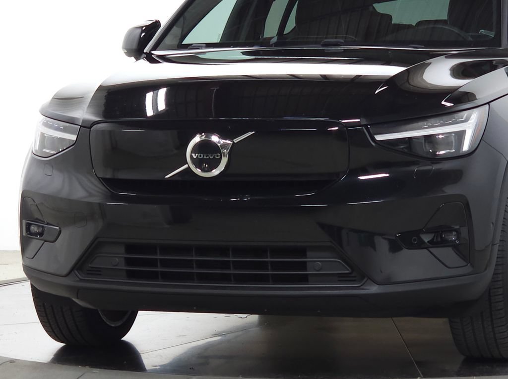Used 2023 Volvo C40 P8 Recharge Ultimate w/ Protection Package Premier AWD/4WD image 3