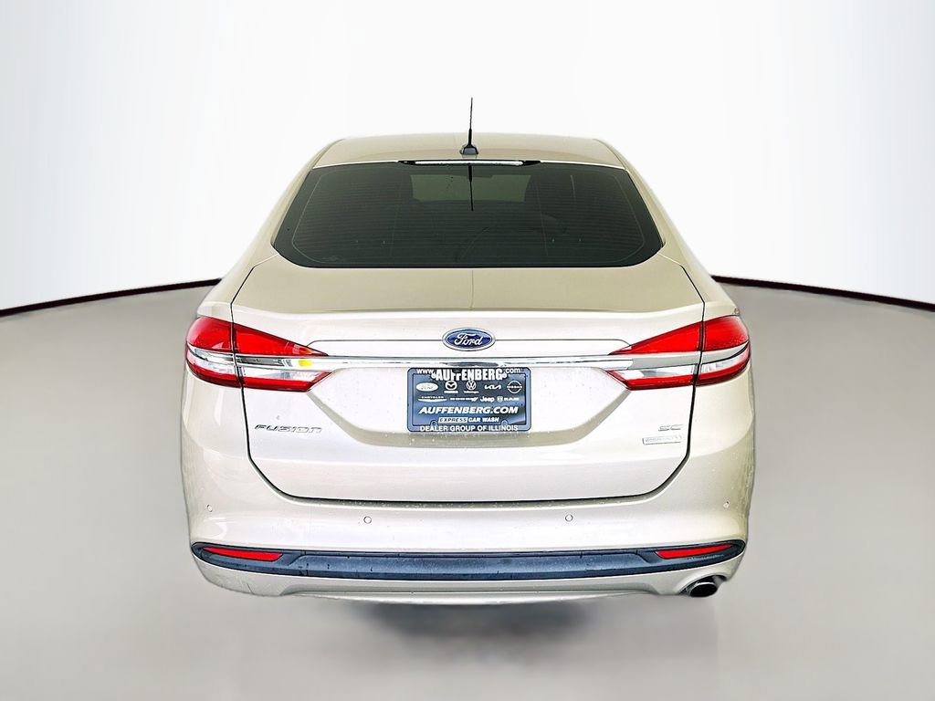 Used 2017 Ford Fusion SE w/ Fusion SE Technology Package image 6