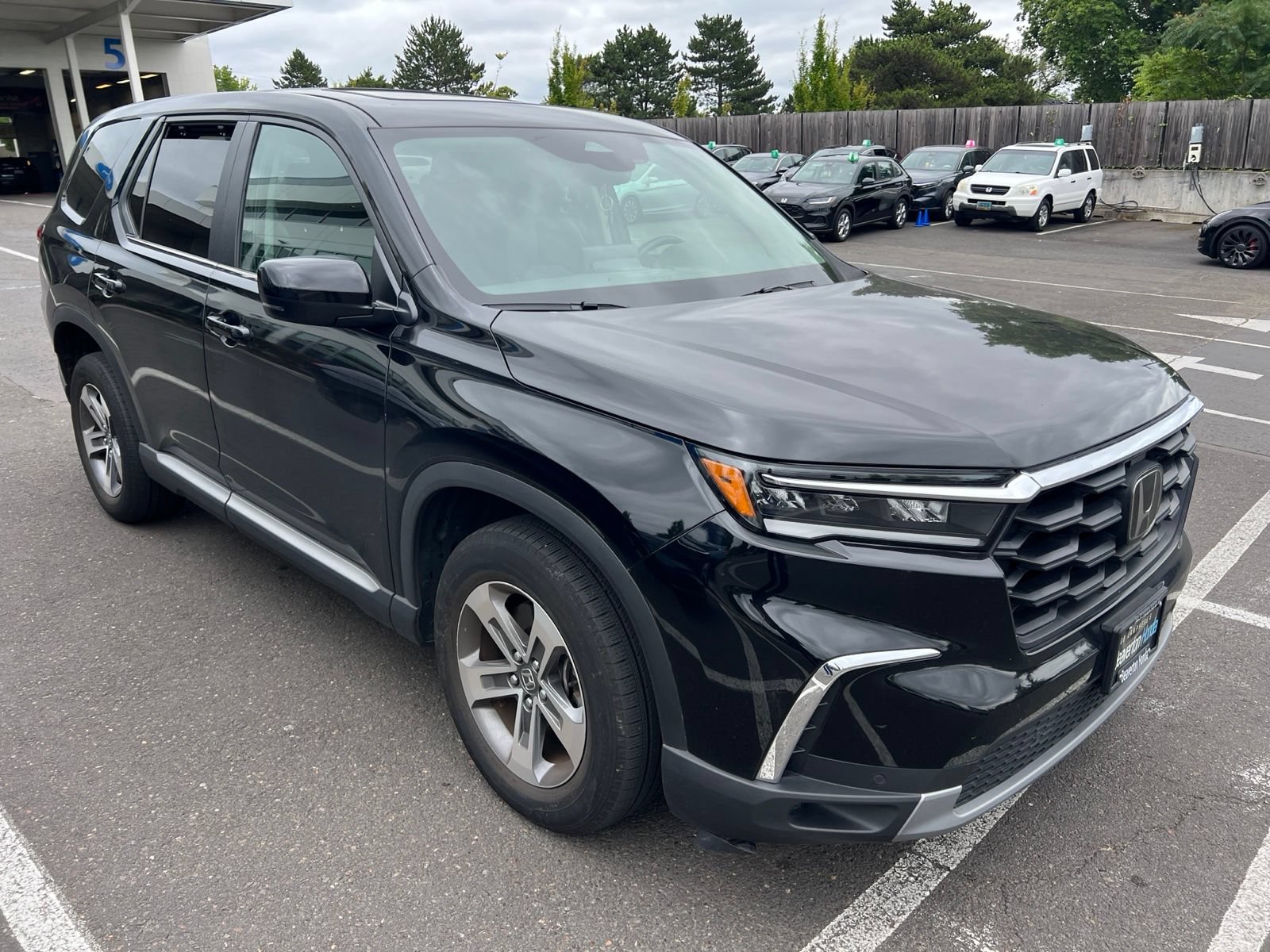 Used 2023 Honda Pilot EX-L image 3