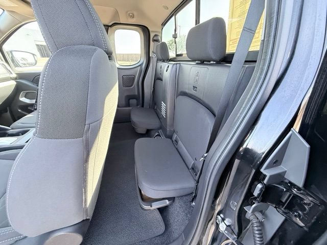 Certified 2025 Nissan Frontier SV w/ SV Convenience Package RWD image 15