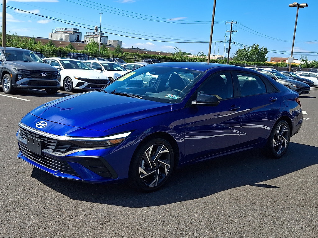 Certified 2025 Hyundai Elantra SEL FWD image 4