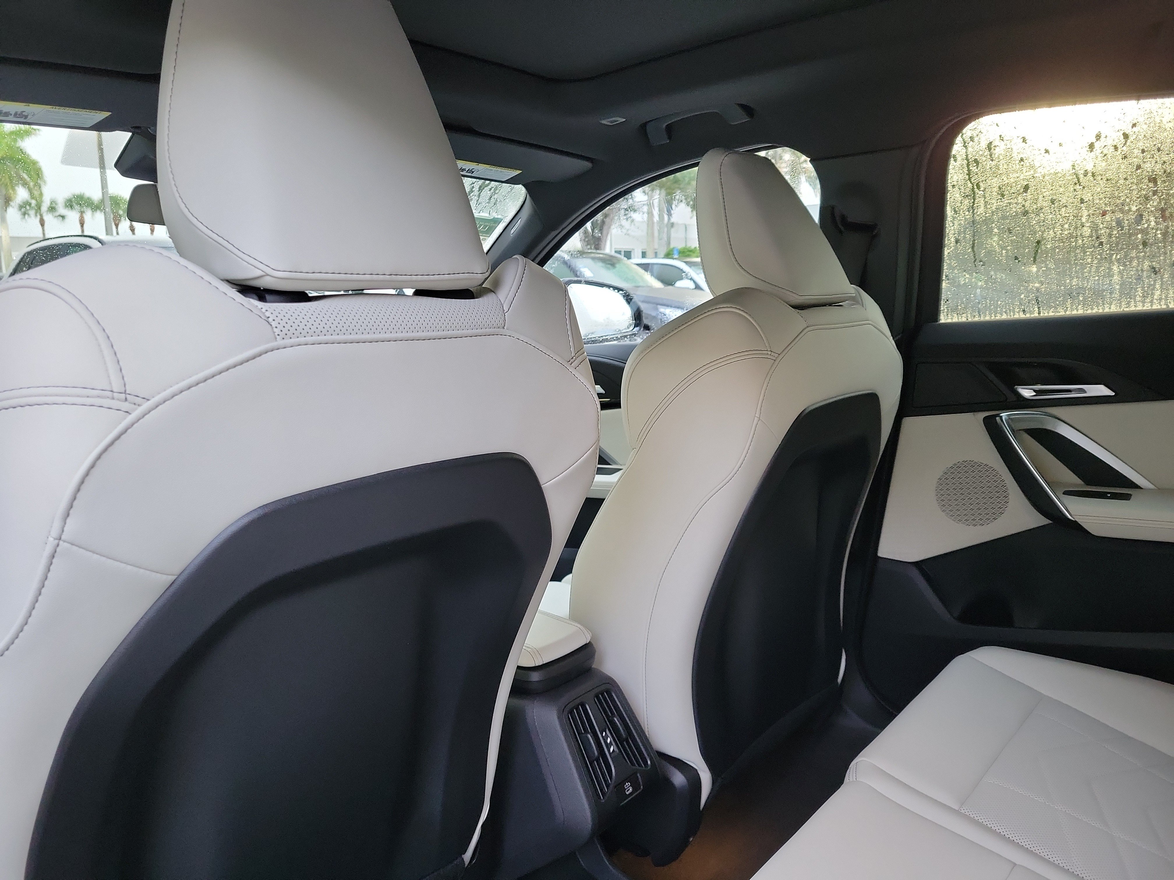 New 2026 BMW X2 xDrive28i w/ M Sport Package AWD/4WD image 11