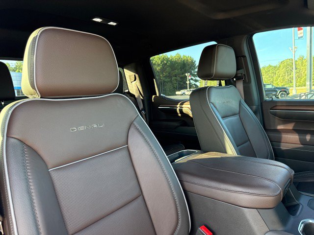 Used 2024 GMC Sierra 1500 Denali w/ Technology Package AWD/4WD image 11