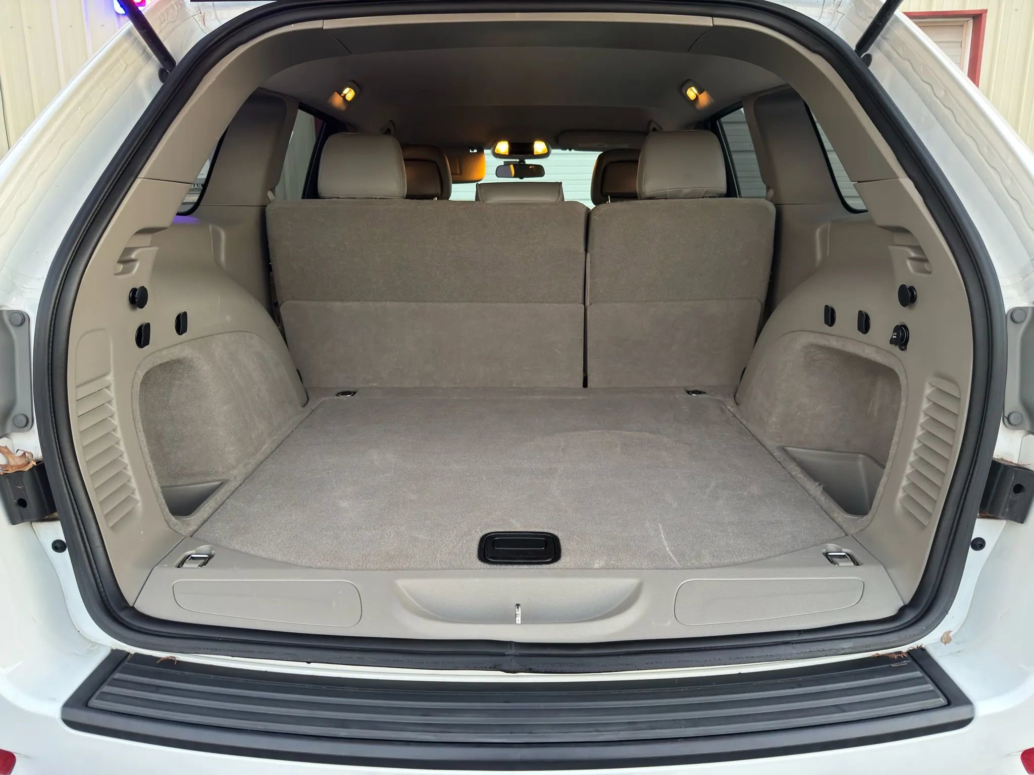 Used 2013 Jeep Grand Cherokee Laredo w/ Laredo E Group image 10