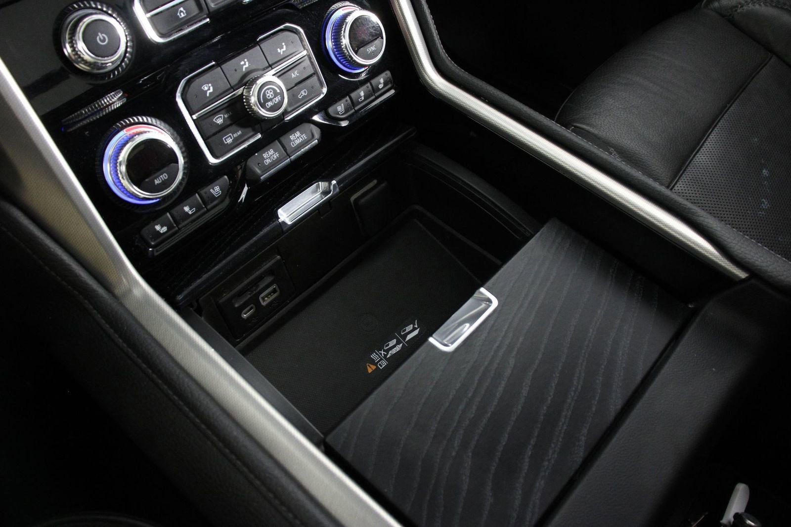 Used 2021 GMC Yukon XL Denali w/ Denali Ultimate Package image 15