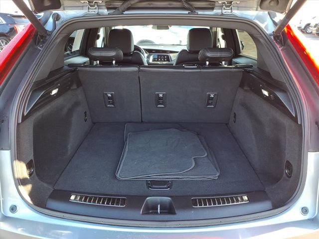 Certified 2023 Cadillac XT4 Premium Luxury w/ Cold Weather Package image 19