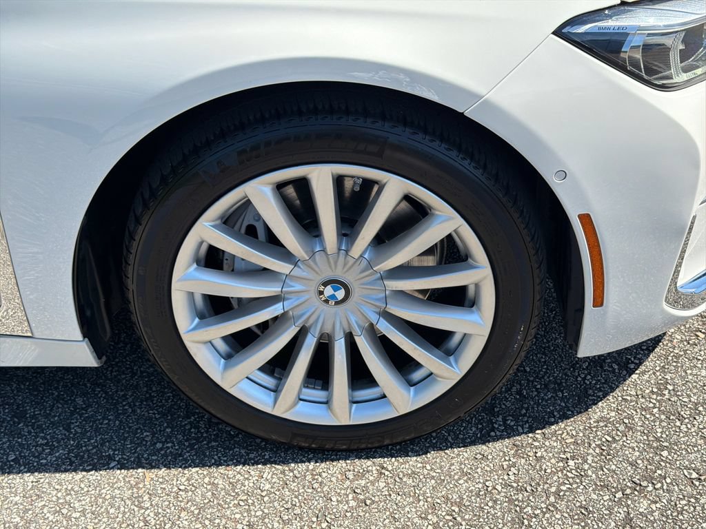 Used 2022 BMW 740i w/ Premium Package RWD image 12
