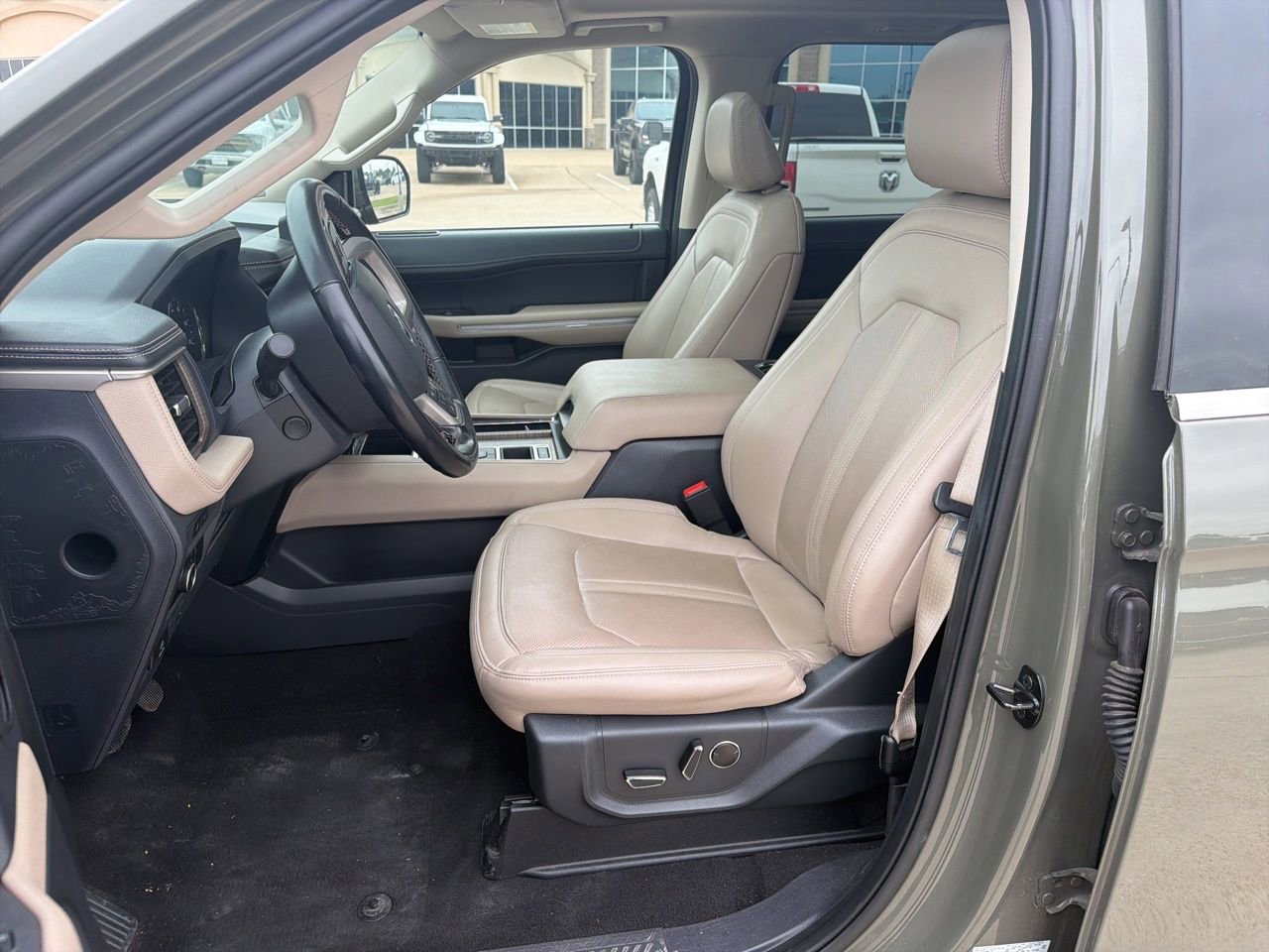Used 2024 Ford Expedition Max Limited RWD image 27