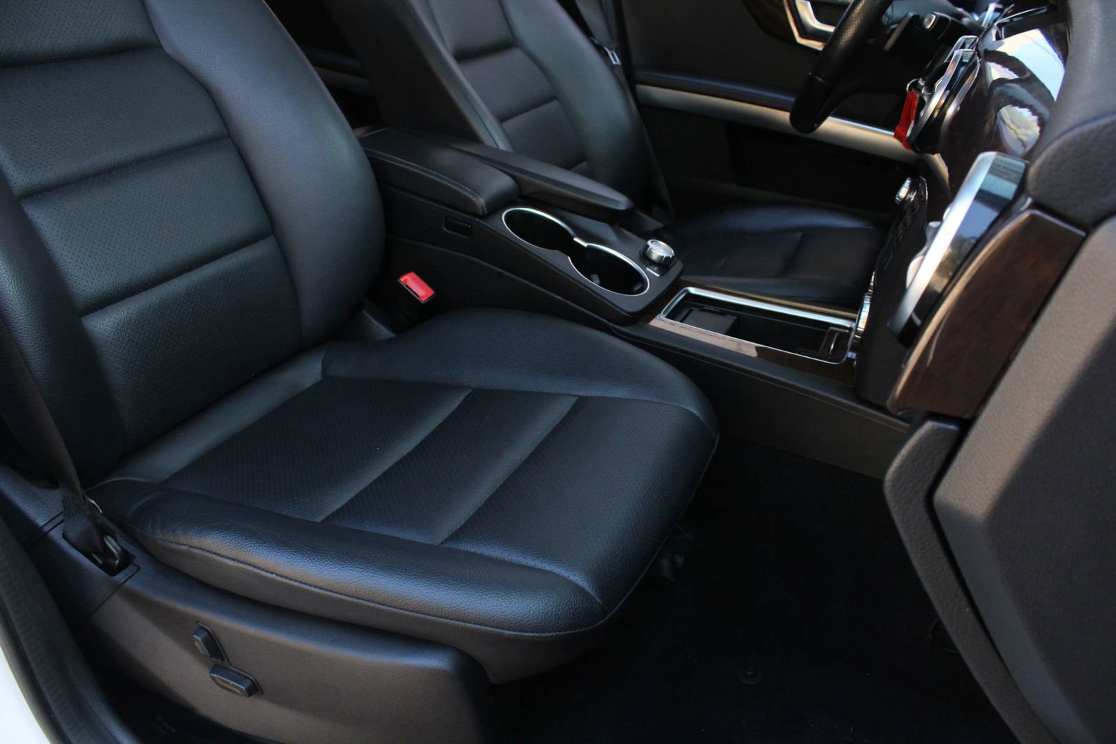 Used 2015 Mercedes-Benz GLK 350 4MATIC w/ Premium 1 Package image 30