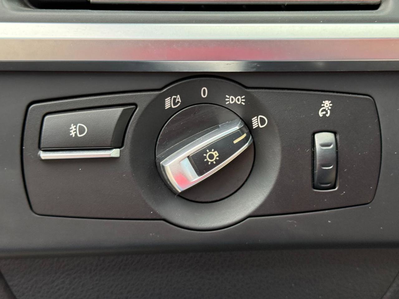 Used 2013 BMW 640i Convertible image 29