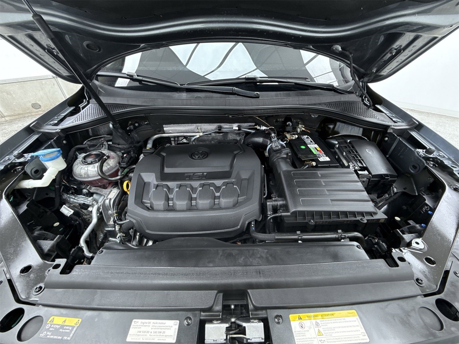 Used 2021 Volkswagen Tiguan SE w/ Panoramic Sunroof Package image 38