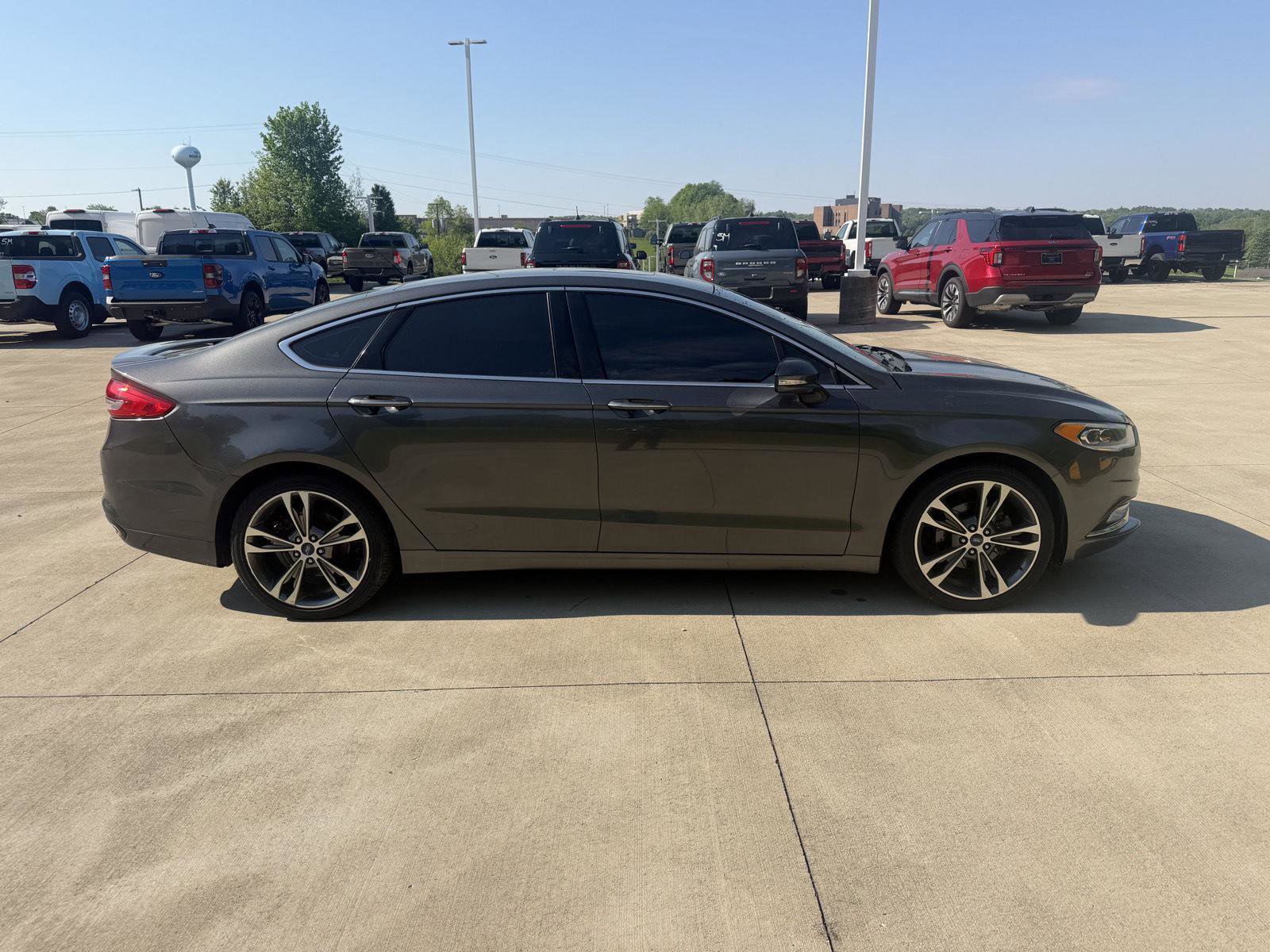 Used 2017 Ford Fusion Titanium AWD/4WD image 4