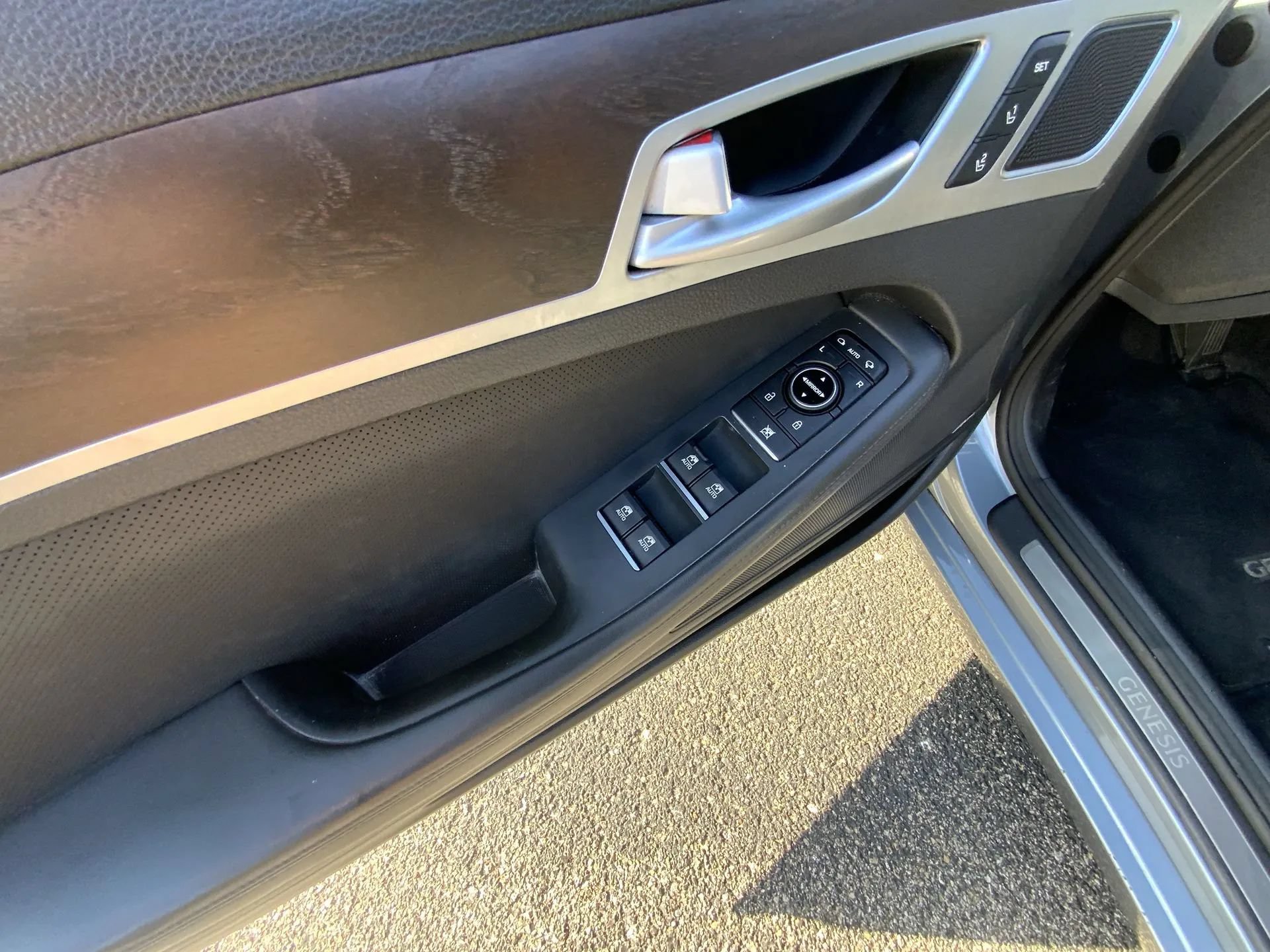 Used 2015 Hyundai Genesis 3.8 w/ Option Group 04 AWD/4WD image 15