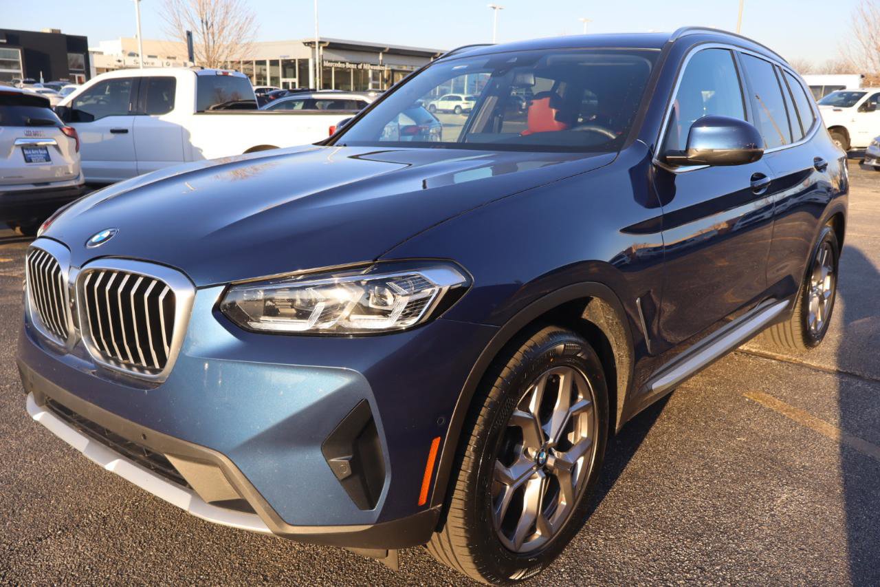 Used 2023 BMW X3 xDrive30i w/ Premium Package image 3