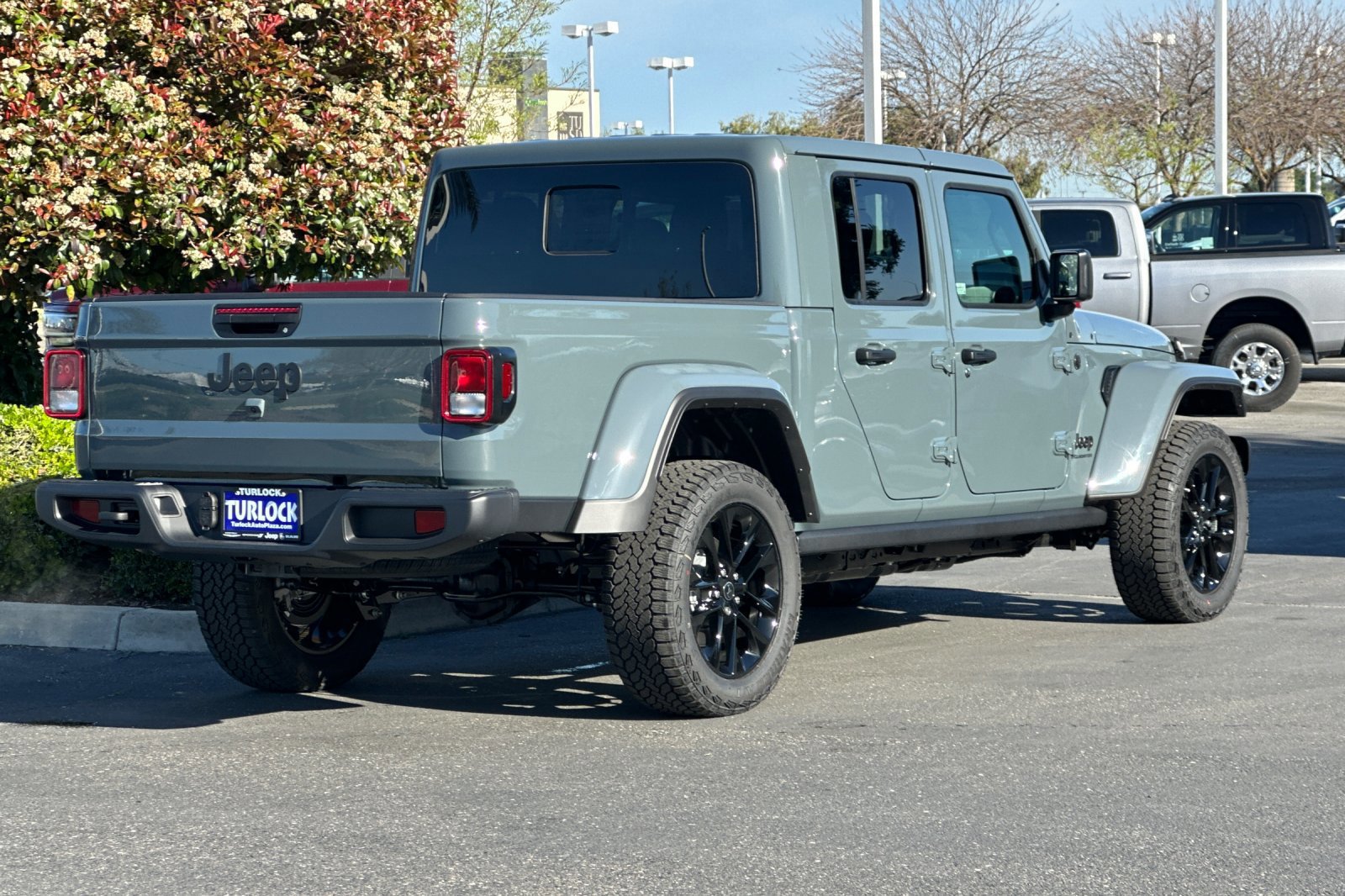 New 2025 Jeep Gladiator Nighthawk image 4