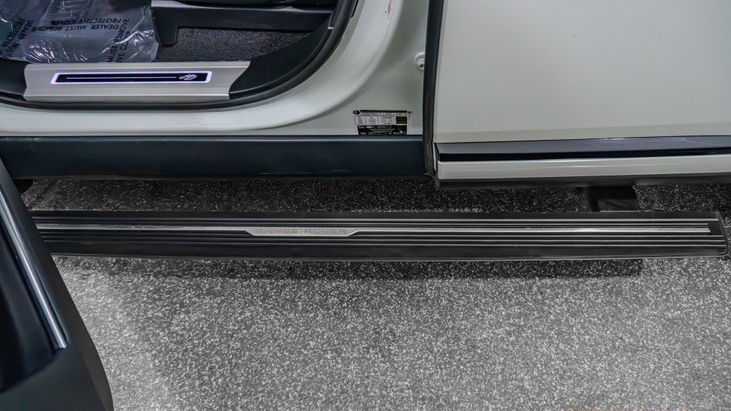 Used 2021 Land Rover Range Rover Autobiography Fifty Edition image 69