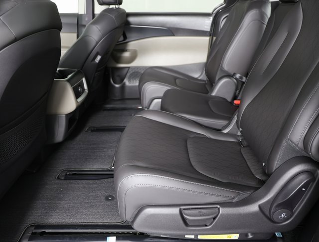 Certified 2026 Kia Carnival image 10