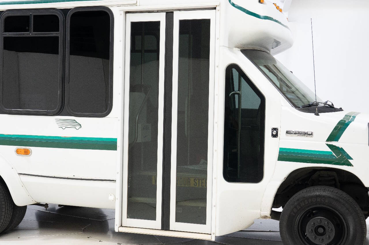 Used 2016 Ford E-350 and Econoline 350 Super Duty w/ Shuttle Bus Prep Package image 9