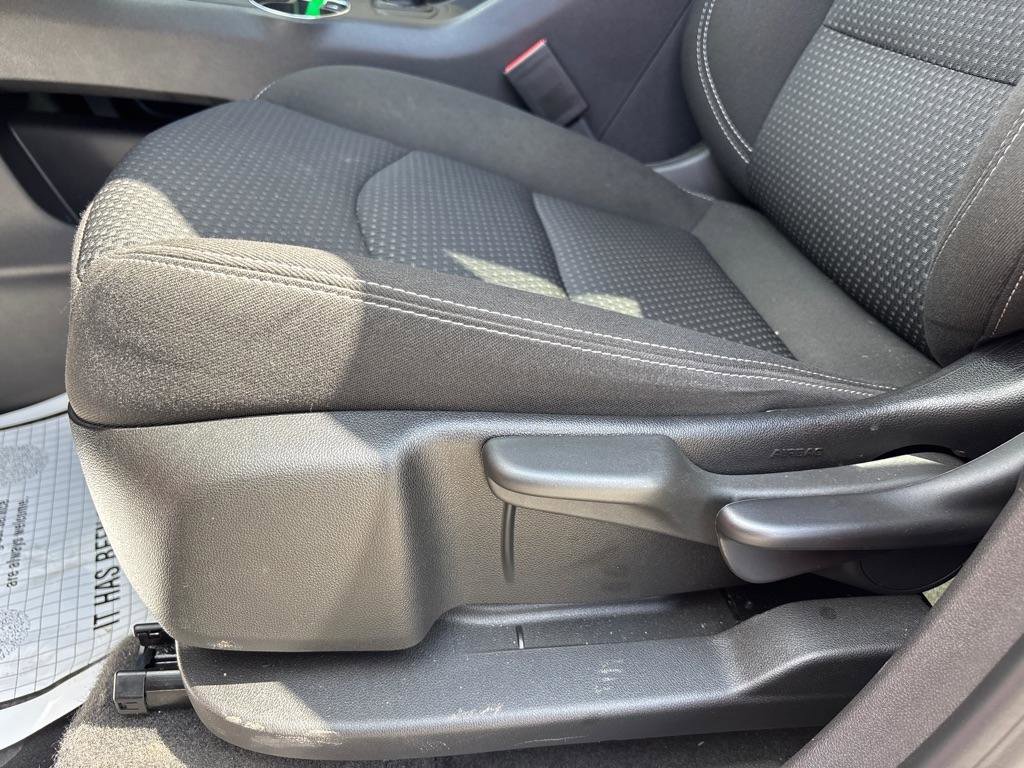 Used 2024 GMC Terrain SLE AWD/4WD image 14