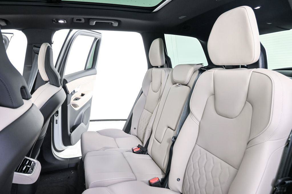 New 2026 Volvo XC90 B6 Plus AWD/4WD image 18