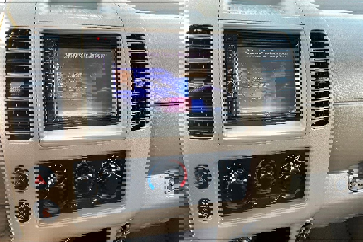 Used 2008 Nissan Frontier SE w/ SE Value Truck Pkg image 10