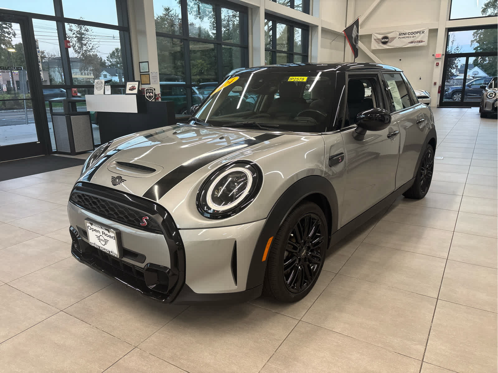 Used 2024 MINI Cooper S FWD image 1