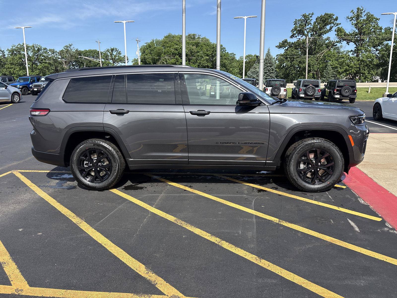 New 2026 Jeep Grand Cherokee L 4WD image 5