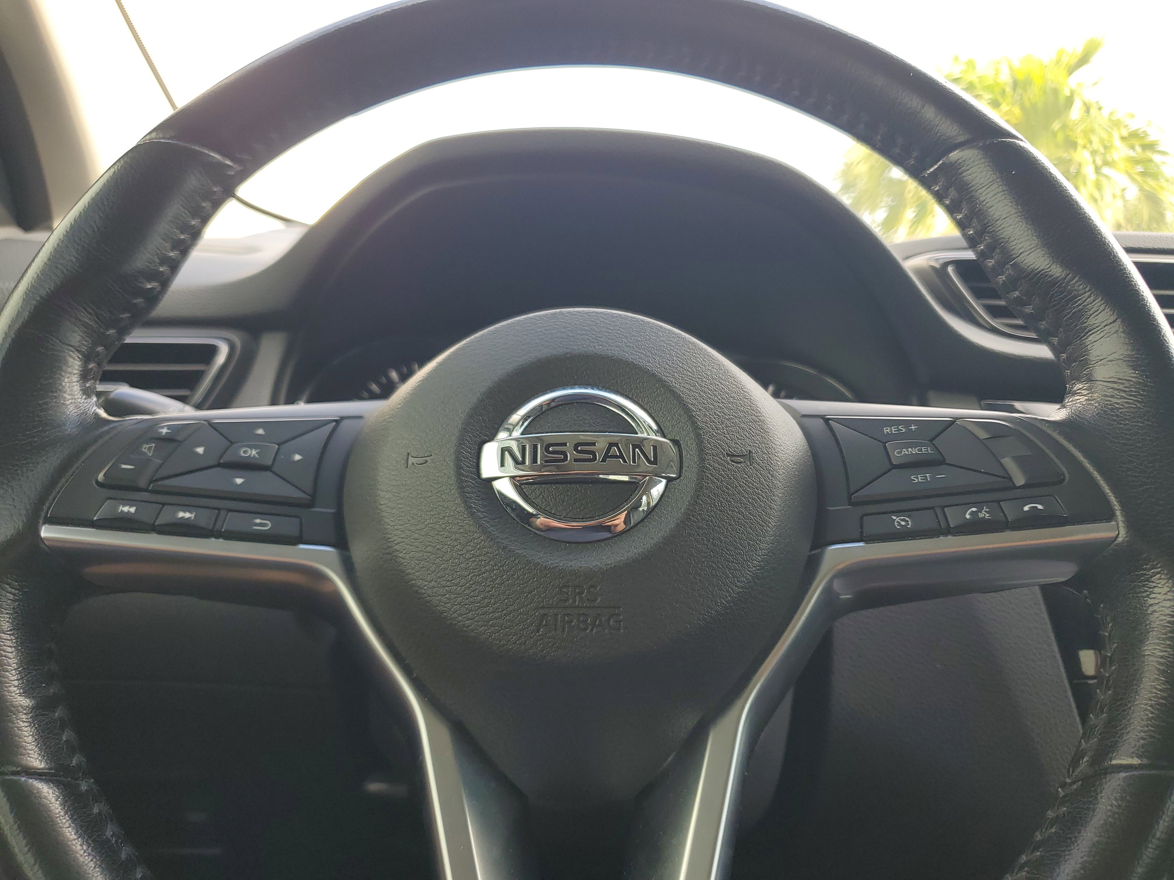 Used 2017 Nissan Rogue Sport SV w/ SV Premium Package image 20