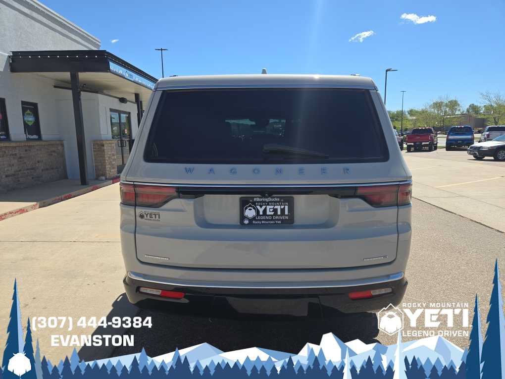 Used 2022 Jeep Wagoneer Series III w/ Rear Seat Video Group 1 AWD/4WD image 5