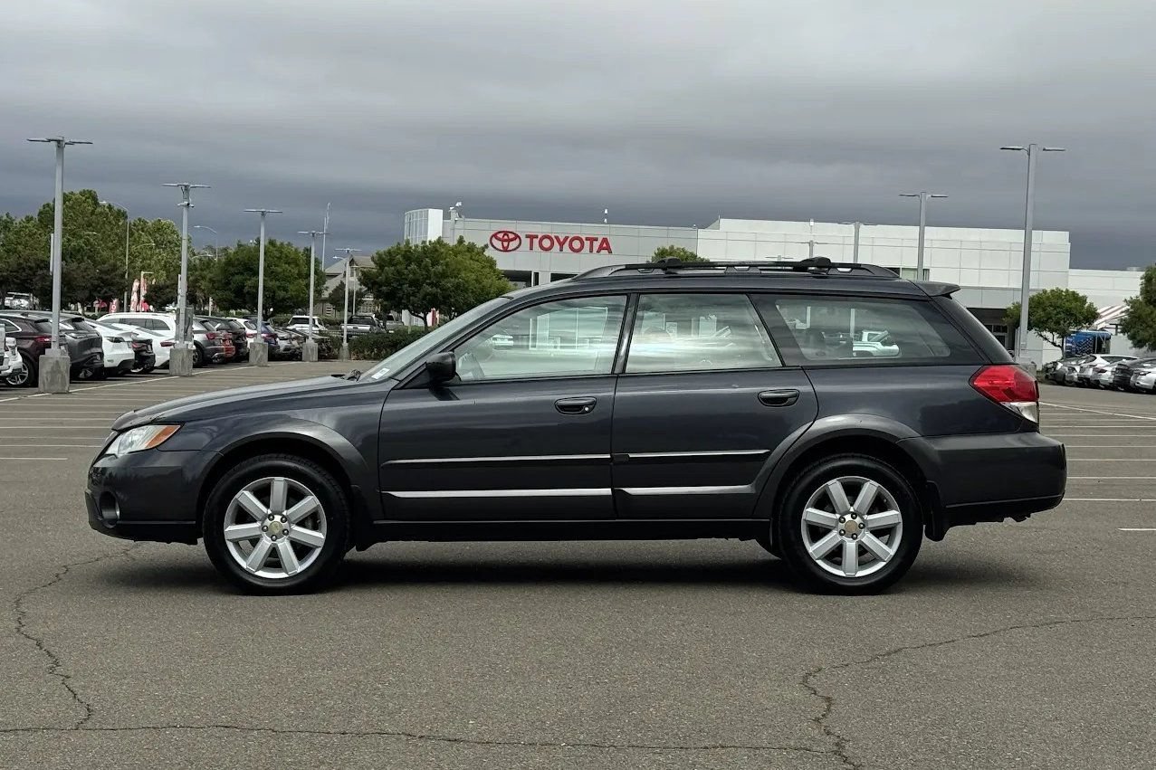 Used 2008 Subaru Outback 2.5i Limited AWD/4WD image 3