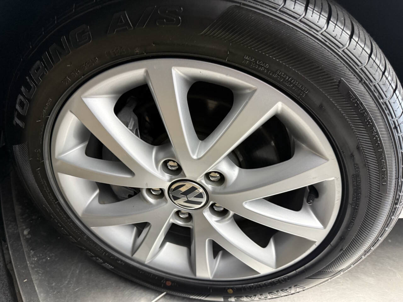 Used 2013 Volkswagen Jetta SE FWD image 26