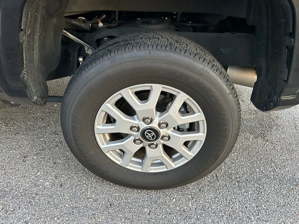 Certified 2024 Toyota Tacoma SR5 AWD/4WD image 9