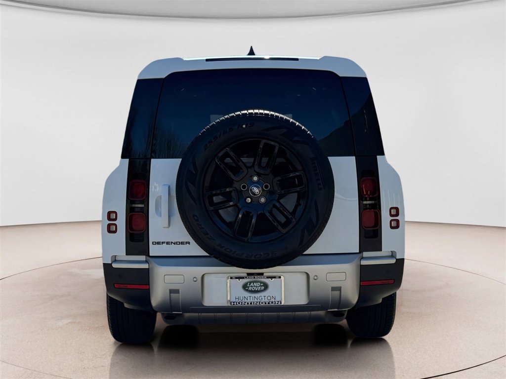 Used 2024 Land Rover Defender 130 S image 4