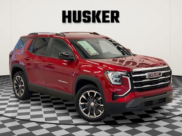 Used 2025 GMC Terrain Elevation w/ Elevation Premium Package image 1