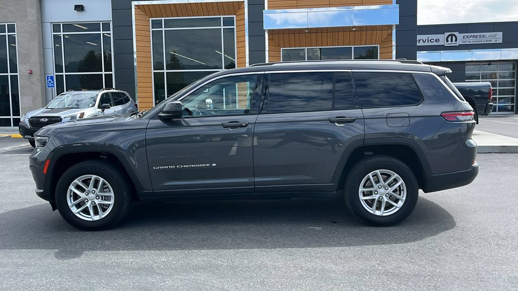 Used 2022 Jeep Grand Cherokee L Laredo w/ Luxury Tech Group I AWD/4WD image 8