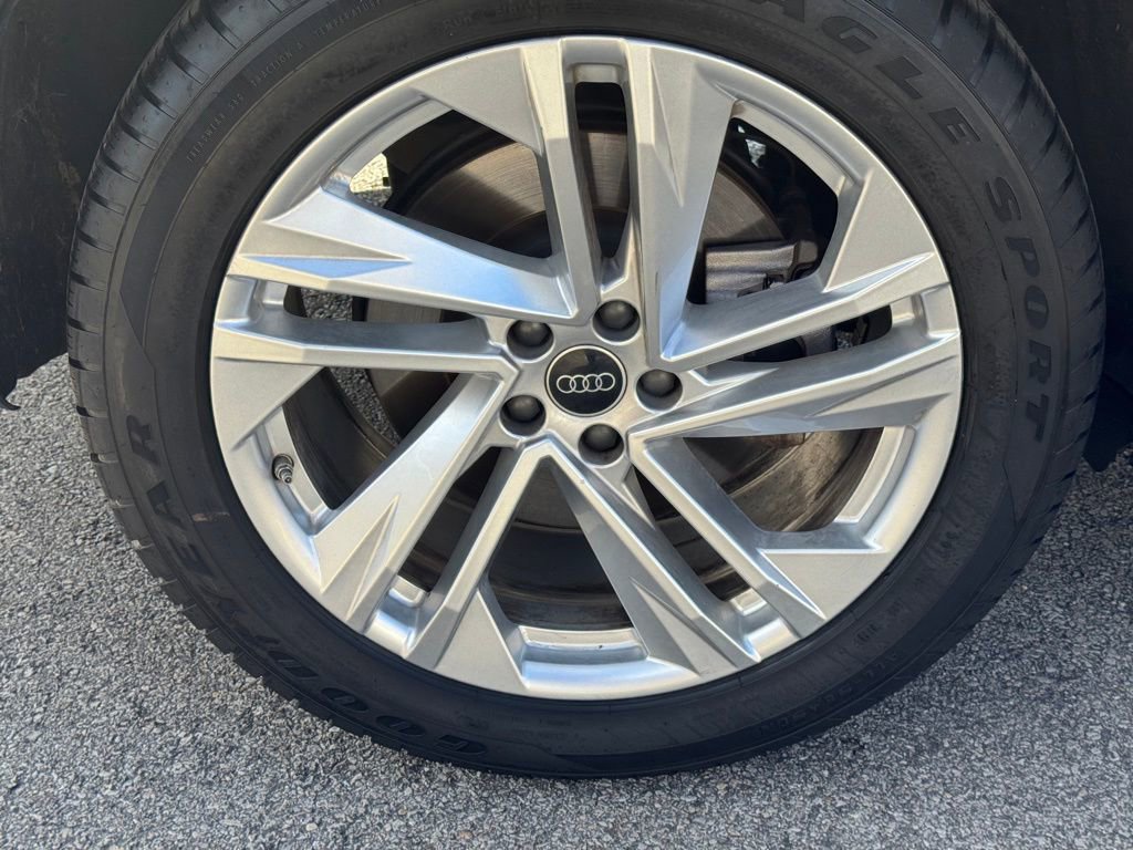 Used 2024 Audi Q7 3.0T Premium Plus AWD/4WD image 9