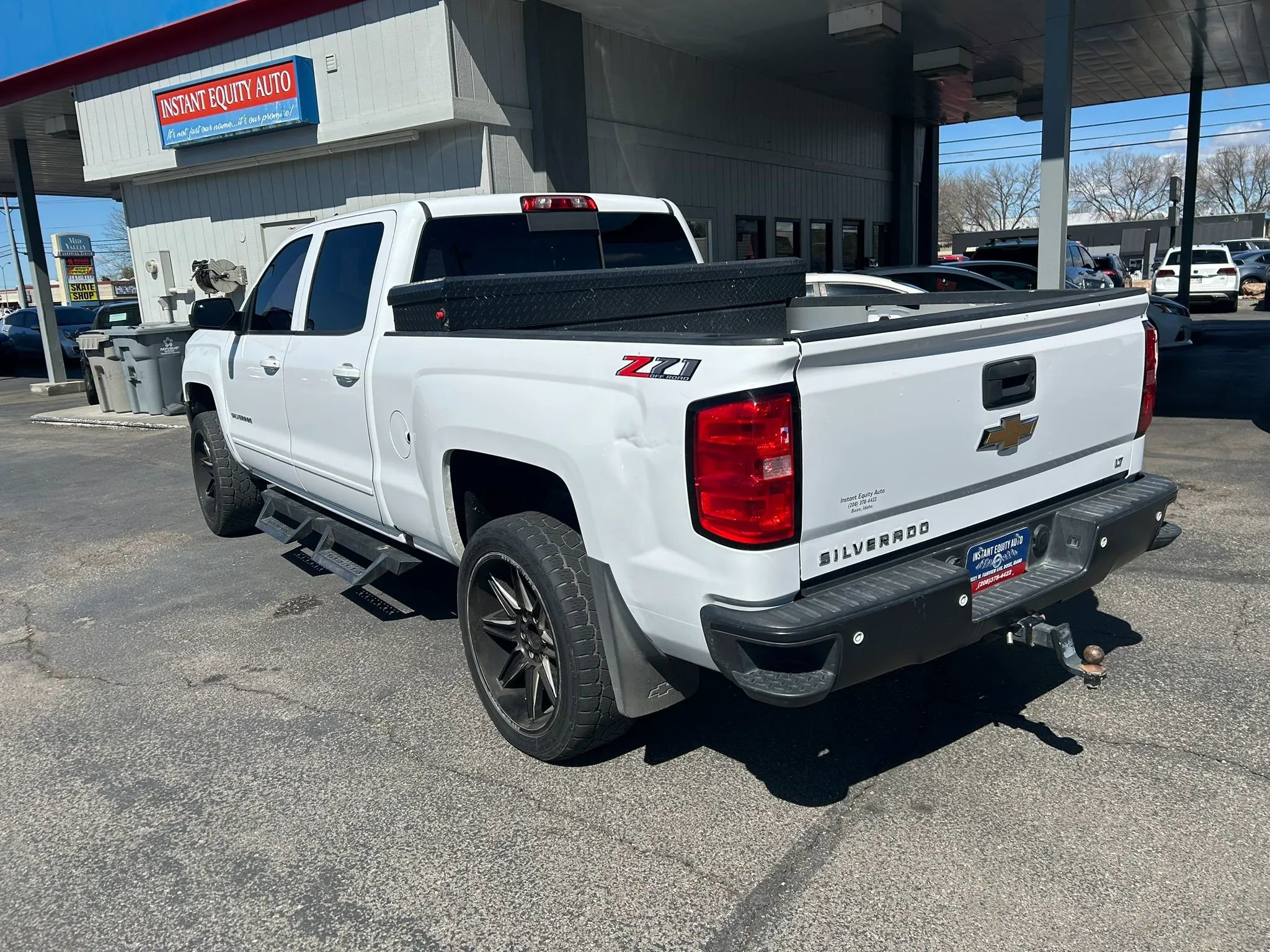 Used 2018 Chevrolet Silverado 1500 LT w/ All Star Edition AWD/4WD image 10