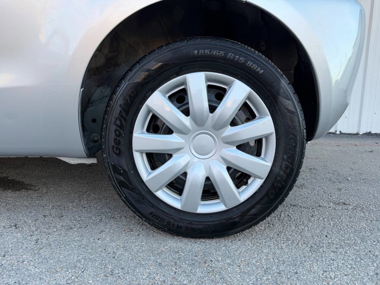 Used 2007 Toyota Yaris 2-Door Hatchback image 13