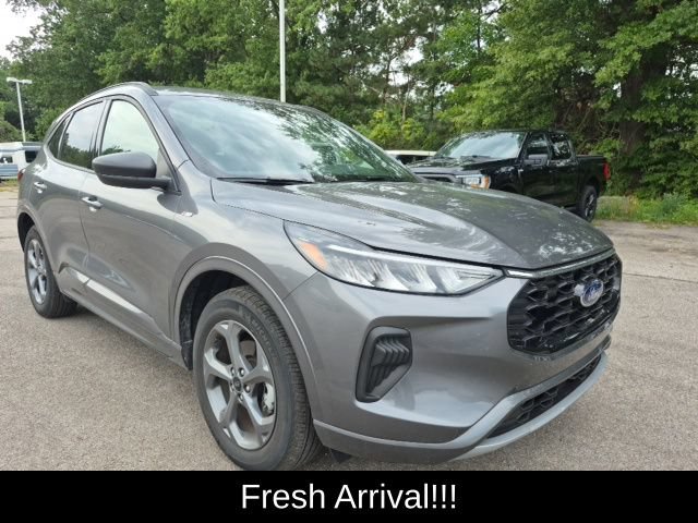 Used 2024 Ford Escape ST-Line w/ Tech Pack #1 AWD/4WD image 6