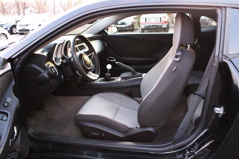 Used 2011 Chevrolet Camaro LT w/ Silver Stripe Package RWD image 10